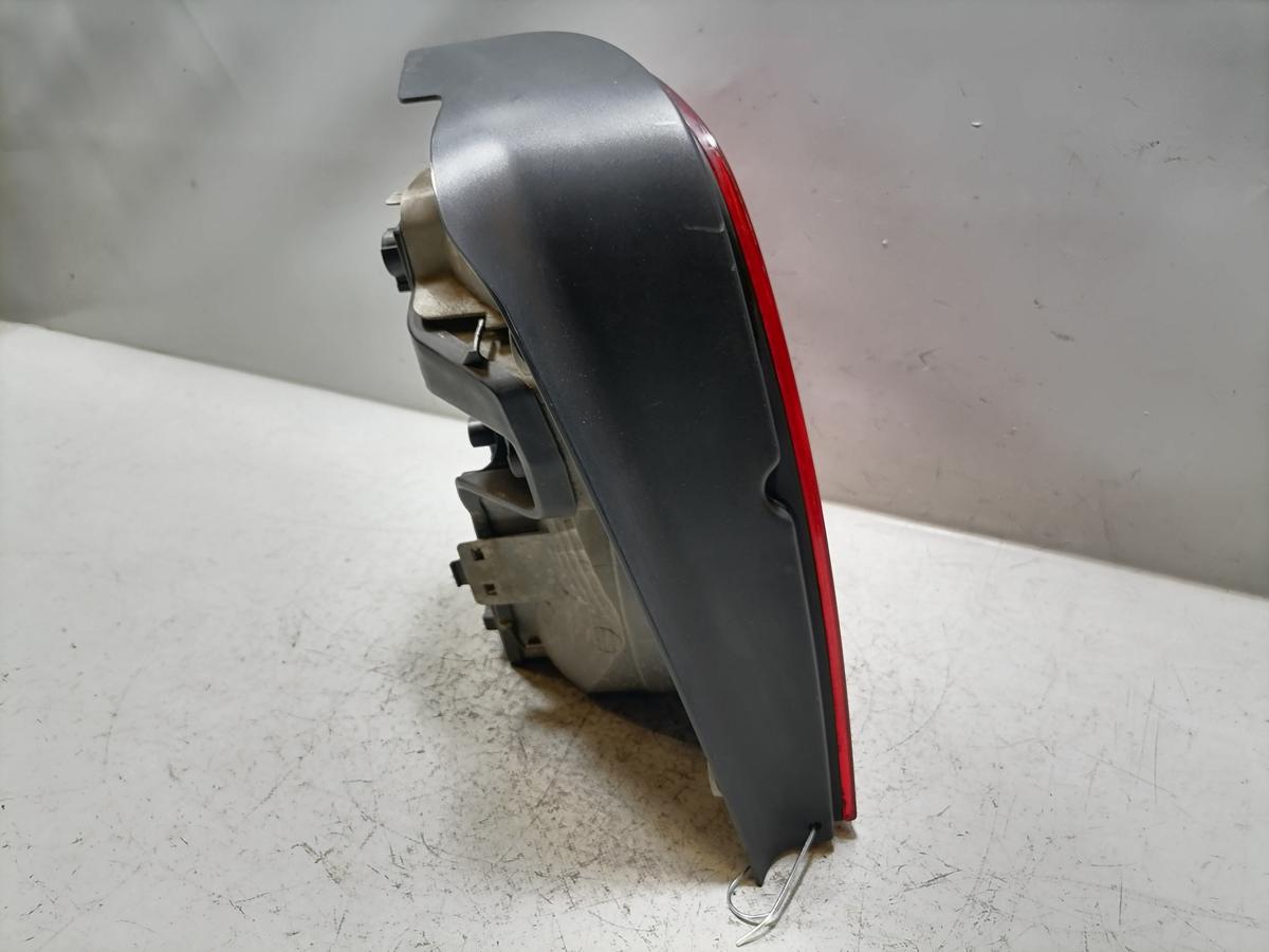 VW Touran 1T original R&uuml;cklicht R&uuml;ckleuchte Schlussleuchte rechts Bj.2006